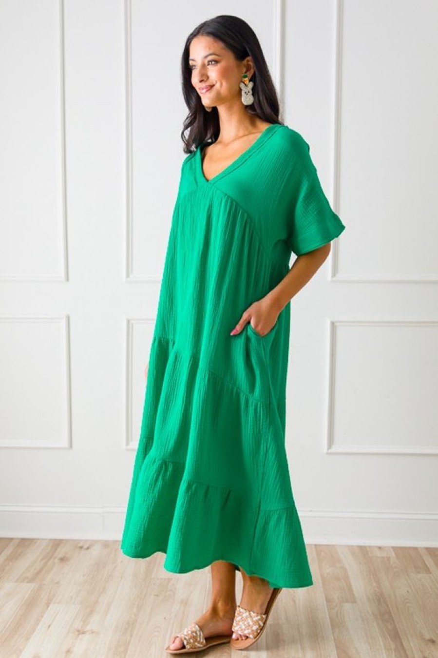 Very J Maxi & Midi | Asymmetric Tier Gauze Midi, Kelly Green