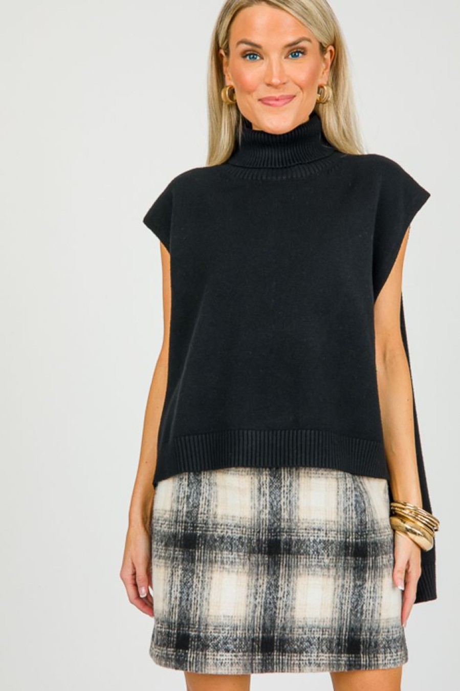 Charlotte Avery Short Sleeve & Sleeveless | High Low Sleeveless Sweater, Black